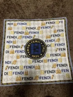 り*ん様 FENDI ロゴプリント ハンカチ