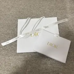 Dior ショップ袋とマチ付きギフトボックス
