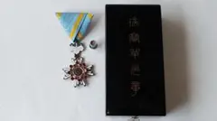 極美品】制度改正後 新型 瑞宝小綬章 略綬付完品（旧勲四等瑞宝章