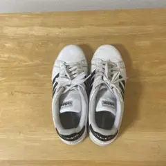 adidas スニーカー ホワイト/ブラック