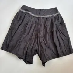 レディースショートパンツ　ビーズデザイン　ゴムウエスト