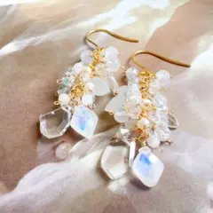 1点限　天然石ピアス　イヤリング　チャーム　宝果の実り　レインボームーンストーン