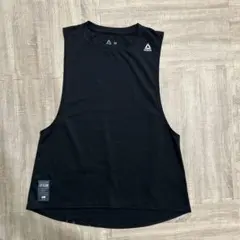 Reebok タンクトップ レディース