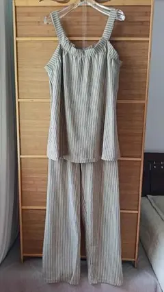 ストライプ タンクトップとパンツ セット