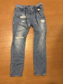 ライトブルーダメージデニムパンツ