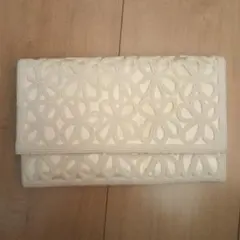 最終値下げ！白ビーズ パーティー クラッチバッグ