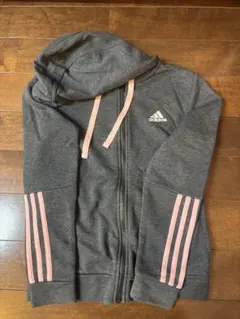 adidas グレー パーカー