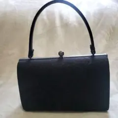 フォーマルバッグ　ハンドバッグ　ブラック　黒　自立