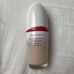 資生堂　SHISEIDO エッセンス スキングロウ ファンデーション 140