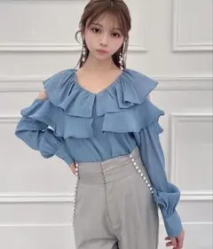 リゼクシー　フリルブラウス ブルーのサムネイル