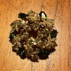スワロフスキー ブローチ
