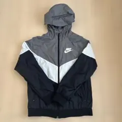 Nike フード付きジャケット グレー/ブラック　150〜160㎝