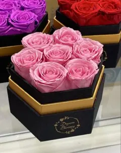 プリザーブドフラワー　ピンクバラ 7輪 六角形ボックス入り