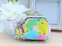 かえる♡ストラップ付き　ぷっくりがま口ポーチ　小銭•小物入れ　 ハンドメイド