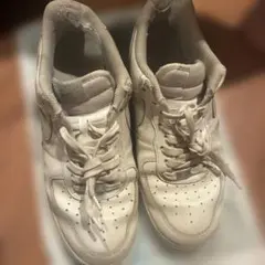 NIKE AIR FORCE 1 ホワイト スニーカー