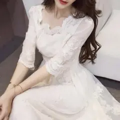 白ワンピース　刺繍