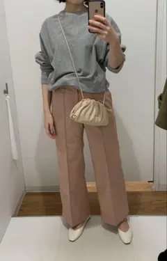 ユニクロ ワイドパンツ センタープレスMサイズ　ピンク系