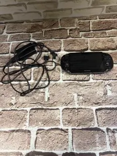 a*i様 PS Vita PCH-1000 ブラック 本体動作確認済み　充電コー
