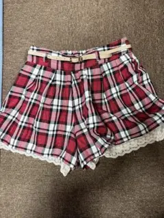 赤と白のチェック柄ショートキュロットパンツ