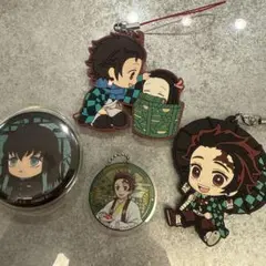 鬼滅の刃 アクリルキーホルダー 缶バッジ　ラバーストラップ