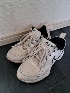 WMNS NIKE AIR HEIGHTS　23.5cm ナイキ　靴 スニーカー