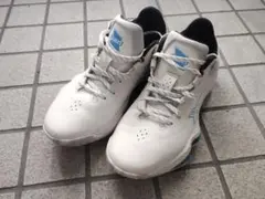 ASICS NOVA SURGE LOW バスケットボールシューズ ホワイトのサムネイル