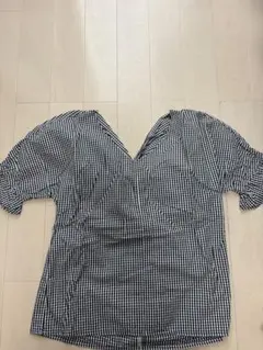 ギンガムチェック Vネックシャツ