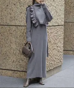 スナイデル　フリル付き長袖ニットワンピース　ダークグレー