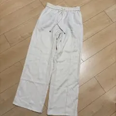 GU 美品　ページュ　ホワイト ワイドパンツ ゴム紐付き　ズボン　スラックス