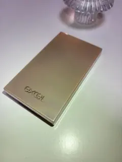 サナ excel フェザライズオンパウダー FO01 パウダーファンデーションのサムネイル