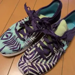 Reebok 幾何学模様 スニーカー