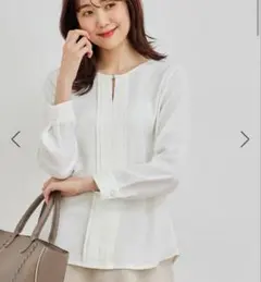 ロペピクニック　ゴールドパーツフロントタックブラウス