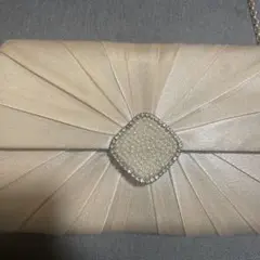 ベージュ プリーツ パーティーバッグ ビジュー付き