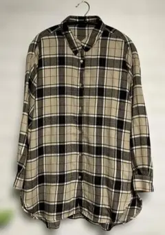 ベージュチェック柄長袖シャツ　ゆったりサイズLL
