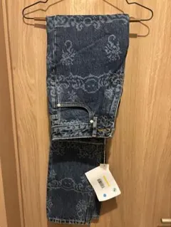 Item thumbnail for item 240728ee-e743-474a-8965-ca586453d28a