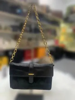 ブラックレザーショルダーバッグ ゴールドチェーン