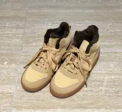 【美品】ナイキ コート ボロー ミッド　22.5cm