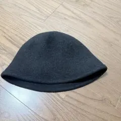 黒のウールバケットハット