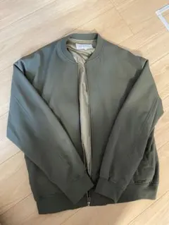 オリーブグリーン MA-1ジャケット