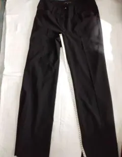 セオリー黒のパンツ