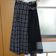 アシンメトリーチェック柄ロングスカート