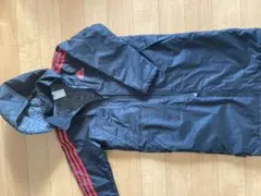 美品　アディダスベンチコート(黒）130㎝