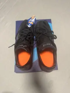 アシックス 28.5 黒スパイク