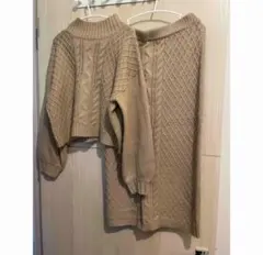 ベージュ ケーブル編み ニットセットアップ