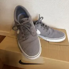 NIKE SB スニーカー グレー ローカットのサムネイル