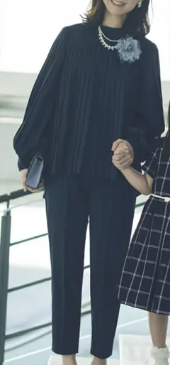 ネイビー プリーツデザイン パンツスーツL11号