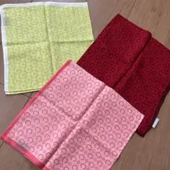 セリーヌ　ハンカチ　3枚セット　大判　赤　ピンク　黄緑のサムネイル