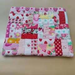 いちご柄パッチワークポーチ