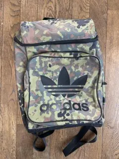 adidas Originals カモフラ柄 バックパック リュックのサムネイル