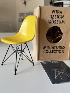 Vitra ミニチュアチェア イームズ　シェルチェア　レッド Herman Miller Eames Molded Plastic Side Shell Chair / ハーマン
